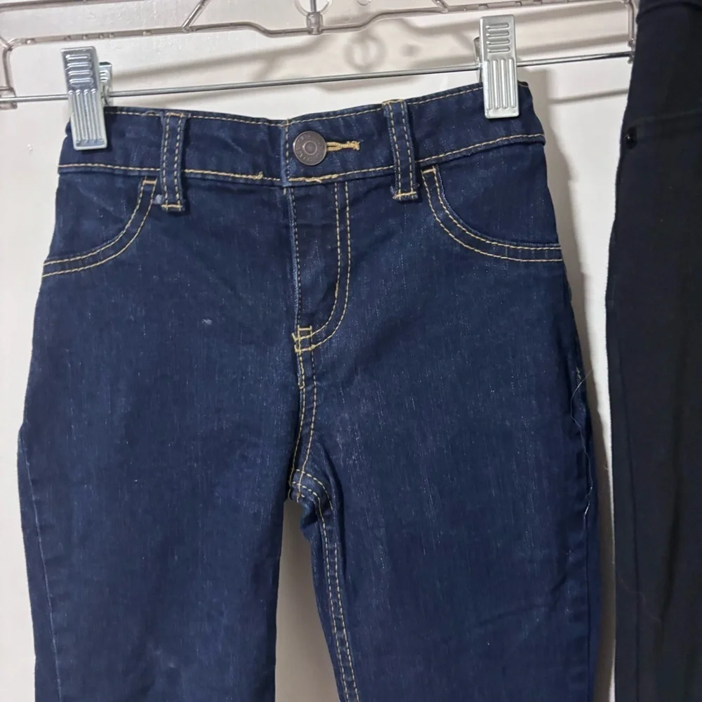 Bundle of 2 Cat & Jack kids jeggings/jeans size 6 and 6/7